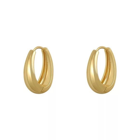 Gold Hoop Earring - Picture 3 of 4